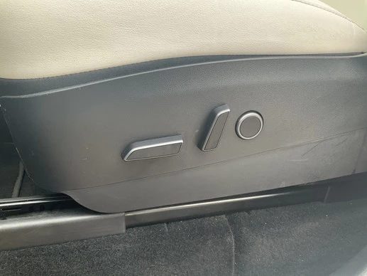 Tesla Model Y - Afbeelding 5 van 30