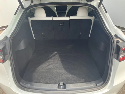Tesla Model Y - Afbeelding 8 van 30