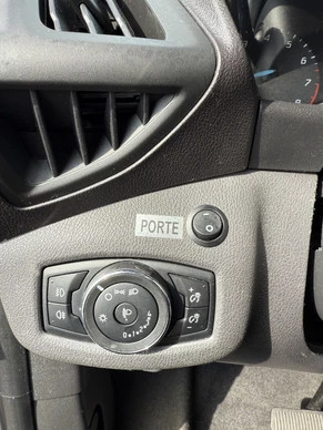 Ford Tourneo Connect - Afbeelding 23 van 27