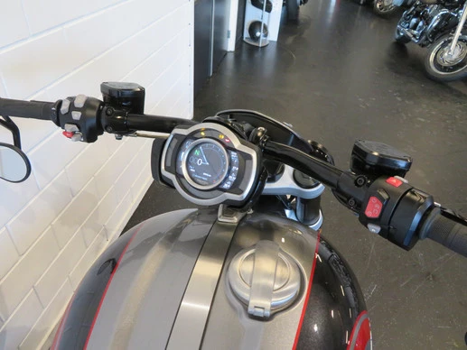 Triumph Rocket 3 - Afbeelding 5 van 14