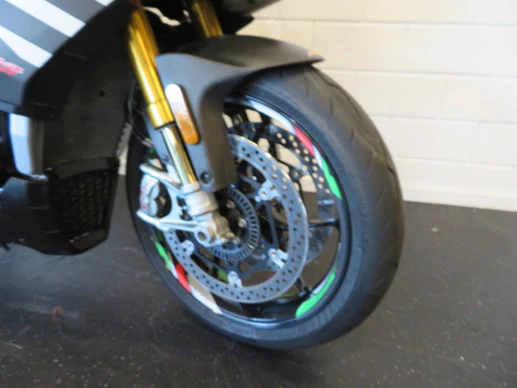 Aprilia Tuono V4 - Afbeelding 7 van 13