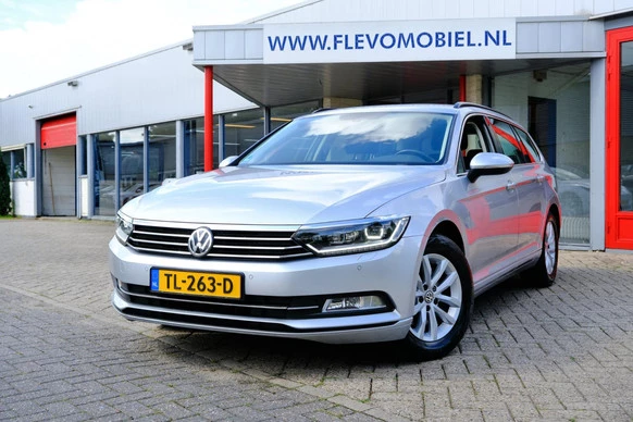 Volkswagen Passat - Afbeelding 1 van 30