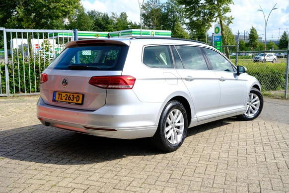 Volkswagen Passat - Afbeelding 3 van 30