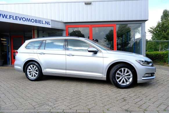 Volkswagen Passat - Afbeelding 4 van 30