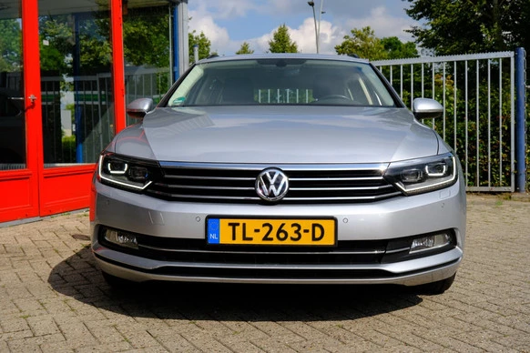 Volkswagen Passat - Afbeelding 7 van 30