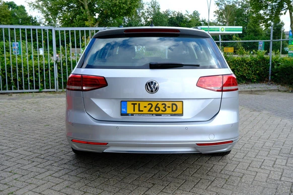 Volkswagen Passat - Afbeelding 8 van 30
