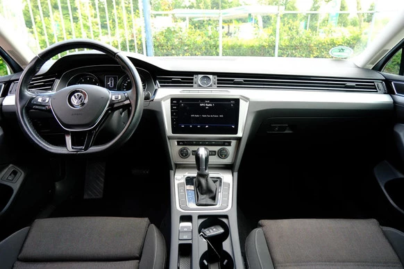 Volkswagen Passat - Afbeelding 12 van 30