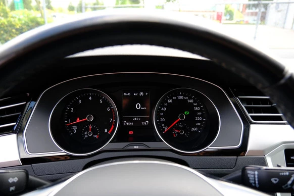 Volkswagen Passat - Afbeelding 13 van 30
