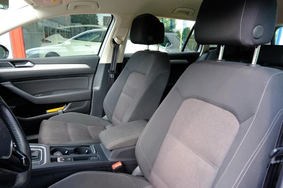 Volkswagen Passat - Afbeelding 27 van 30