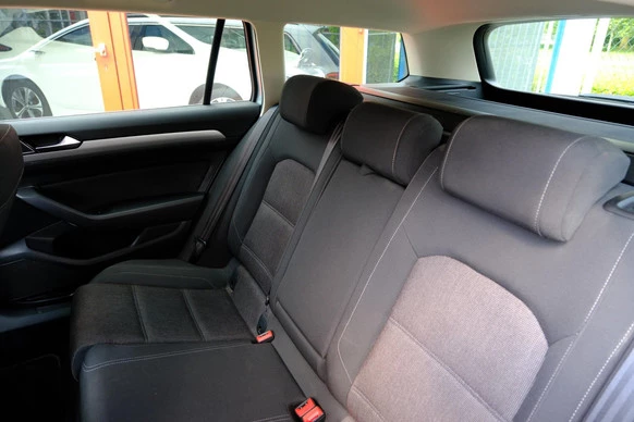 Volkswagen Passat - Afbeelding 28 van 30