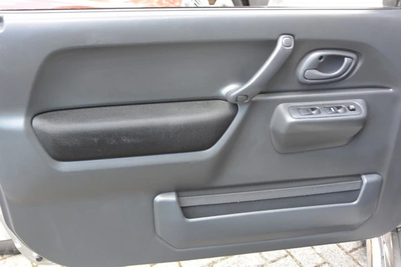 Suzuki Jimny - Afbeelding 18 van 30