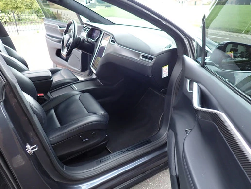 Tesla Model X - Afbeelding 15 van 23