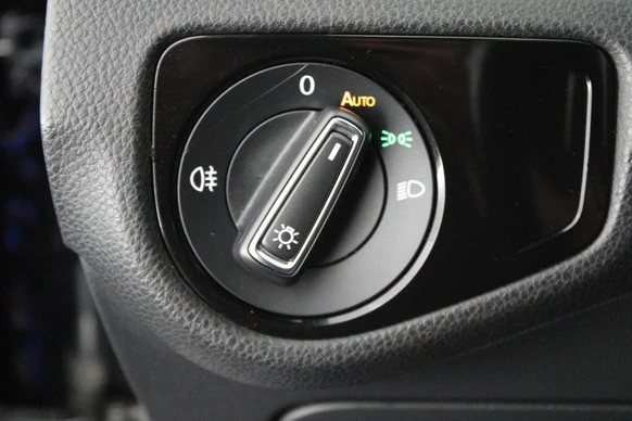 Volkswagen Golf - Afbeelding 18 van 30