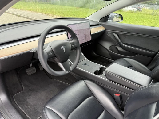 Tesla Model 3 - Afbeelding 6 van 14