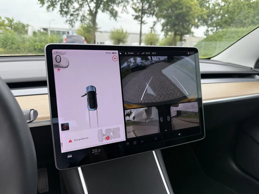 Tesla Model 3 - Afbeelding 9 van 14