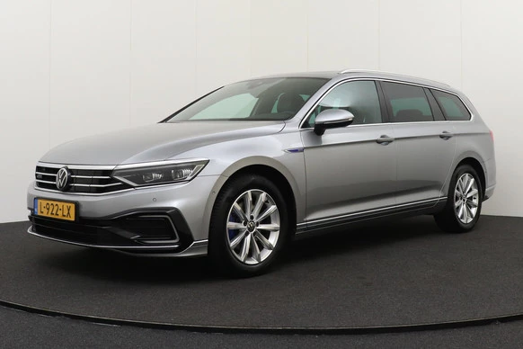 Volkswagen Passat - Afbeelding 1 van 30
