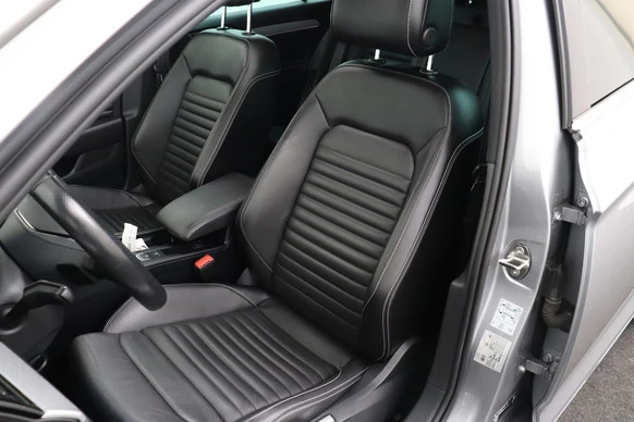 Volkswagen Passat - Afbeelding 10 van 30