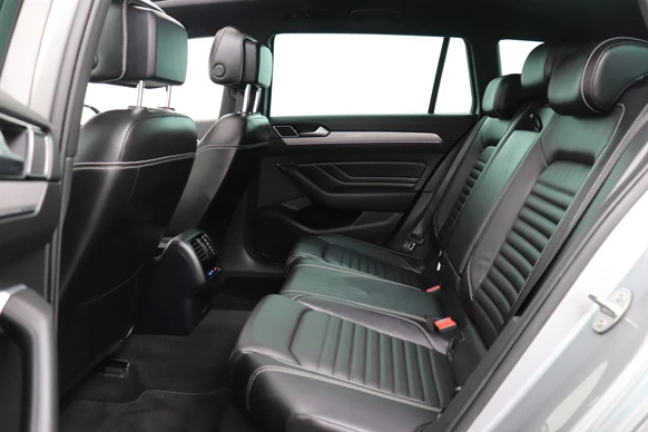 Volkswagen Passat - Afbeelding 13 van 30