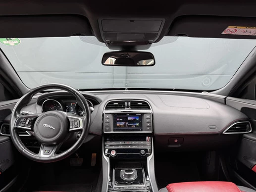 Jaguar XE - Afbeelding 11 van 30
