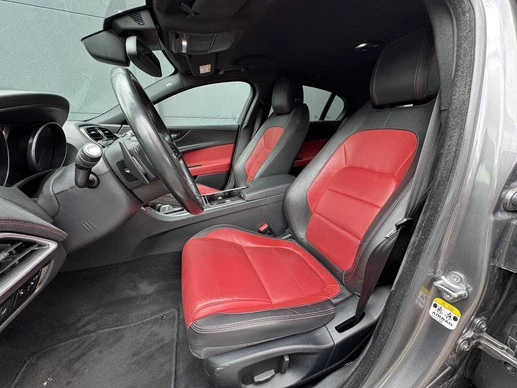 Jaguar XE - Afbeelding 21 van 30