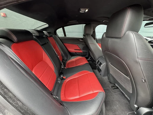Jaguar XE - Afbeelding 24 van 30