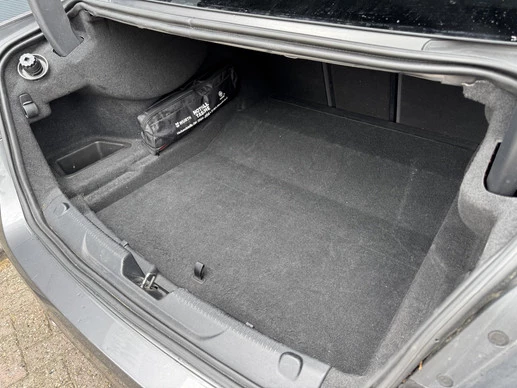 Jaguar XE - Afbeelding 25 van 30