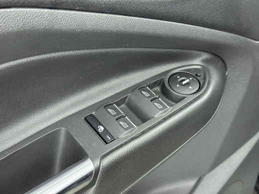 Ford Kuga - Afbeelding 28 van 29