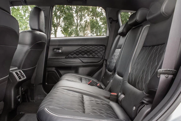 Mitsubishi Outlander - Afbeelding 14 van 30