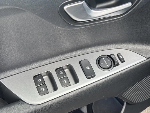 Kia Rio - Afbeelding 10 van 30