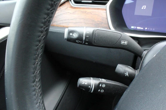 Tesla Model S - Afbeelding 17 van 18