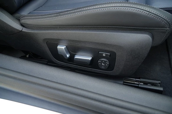 BMW 8 Serie - Afbeelding 18 van 30