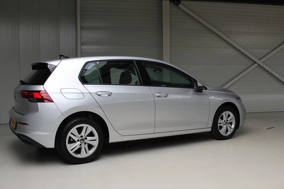 Volkswagen Golf - Afbeelding 24 van 26