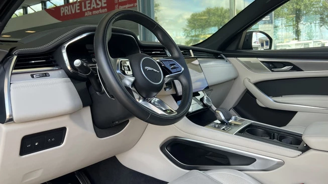 Jaguar F-PACE - Afbeelding 7 van 30
