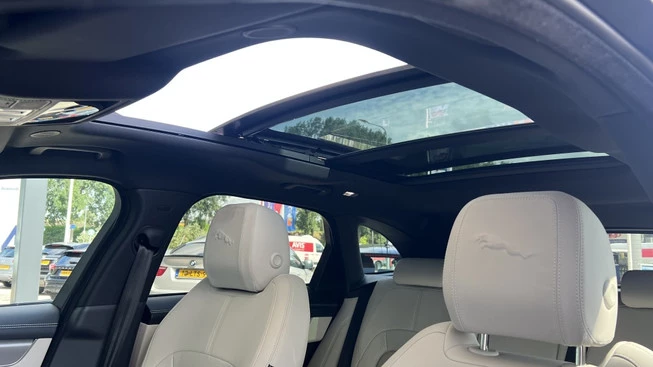 Jaguar F-PACE - Afbeelding 12 van 30