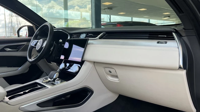 Jaguar F-PACE - Afbeelding 13 van 30