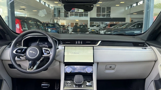 Jaguar F-PACE - Afbeelding 16 van 30