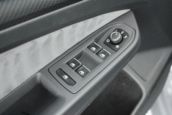 Volkswagen Golf - Afbeelding 16 van 30