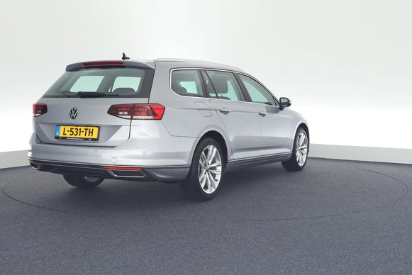Volkswagen Passat - Afbeelding 8 van 30