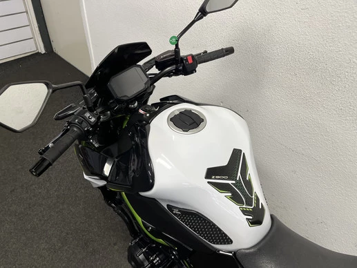 Kawasaki Z900 - Afbeelding 17 van 20