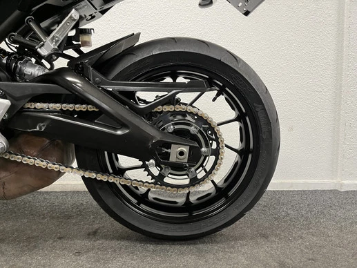 Yamaha MT 09 - Afbeelding 18 van 22