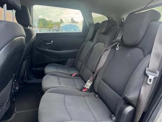 Kia Carens - Afbeelding 13 van 27