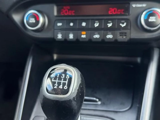 Kia Carens - Afbeelding 25 van 27