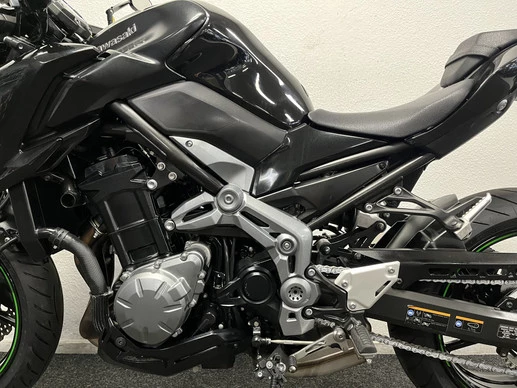 Kawasaki Z900 - Afbeelding 17 van 22