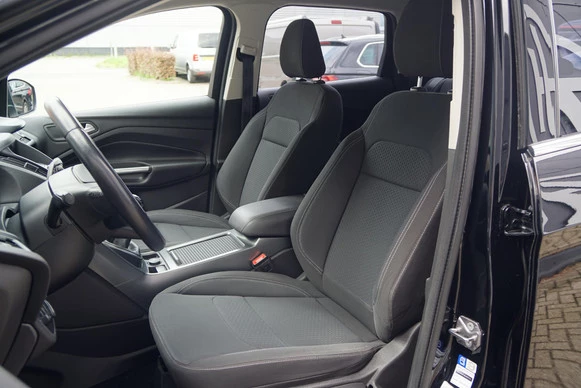 Ford Kuga - Afbeelding 8 van 30