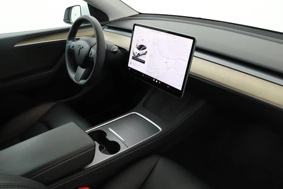 Tesla Model Y - Afbeelding 16 van 25