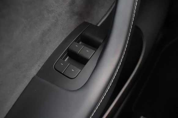 Tesla Model Y - Afbeelding 18 van 25