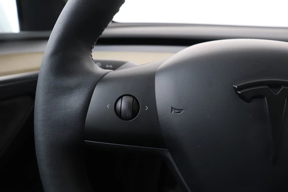 Tesla Model Y - Afbeelding 19 van 25