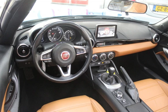 Fiat 124 Spider - Afbeelding 9 van 30
