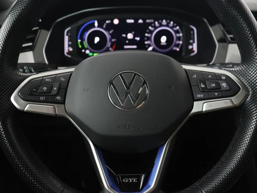 Volkswagen Passat - Afbeelding 12 van 30