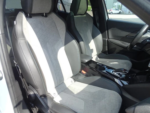 Peugeot e-2008 - Afbeelding 27 van 30